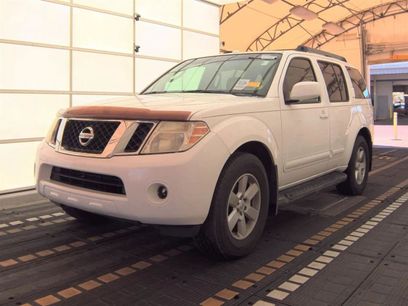 Used 2008 Nissan Pathfinder SE w/ Premium Pkg