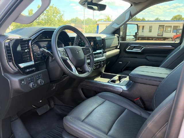 Used 2024 Chevrolet Silverado 2500 LTZ w/ LTZ Plus Package AWD/4WD image 26
