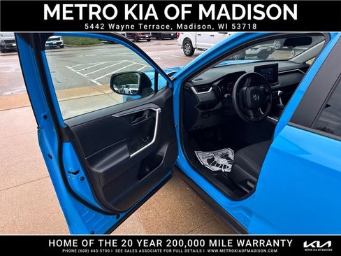 Used 2021 Toyota RAV4 LE AWD/4WD image 11