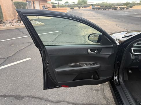 Used 2020 Kia Optima LX image 11