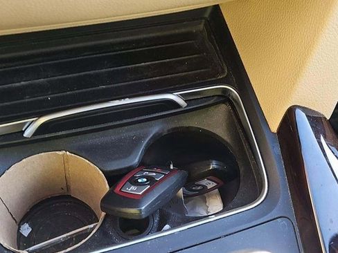 Used 2018 BMW 330i xDrive Sedan w/ Convenience Package image 4