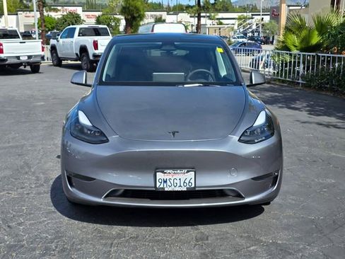 Used 2024 Tesla Model Y Performance image 2
