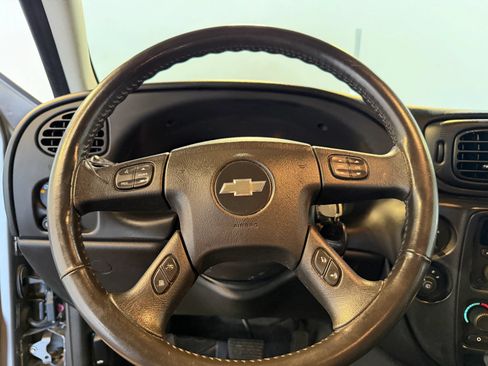 Used 2008 Chevrolet TrailBlazer LT w/ Off-Road Package AWD/4WD image 11
