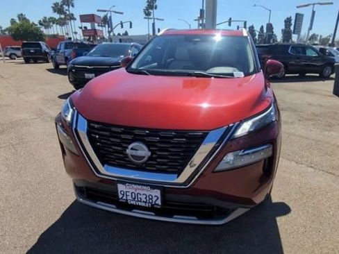Used 2023 Nissan Rogue SL w/ SL Premium Package FWD image 3