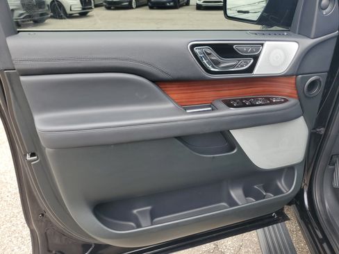 Used 2024 Lincoln Navigator Reserve AWD/4WD image 10