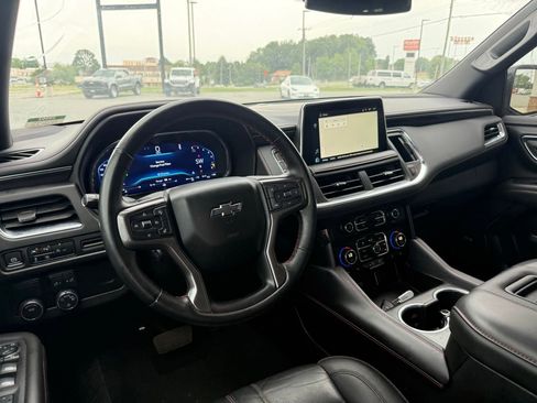 Used 2024 Chevrolet Suburban RST w/ Luxury Package RWD image 4