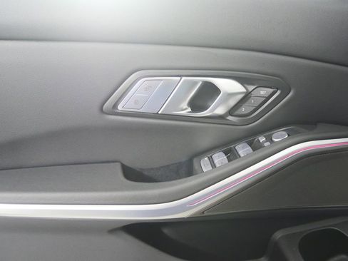 Used 2025 BMW 330i xDrive Sedan w/ Premium Package image 9