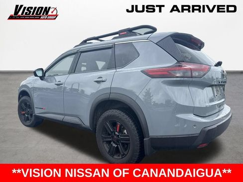 Used 2025 Nissan Rogue SV AWD/4WD image 8