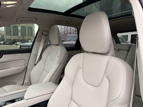 Used 2025 Volvo XC60 T8 Plus w/ Protection Package Premier image 46