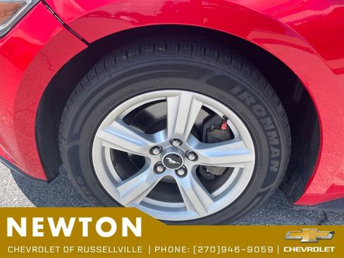 Used 2016 Ford Mustang Coupe RWD image 12