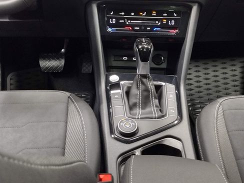 New 2025 Volkswagen Taos SE image 35