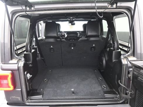 Used 2019 Jeep Wrangler Unlimited Sahara AWD/4WD image 7