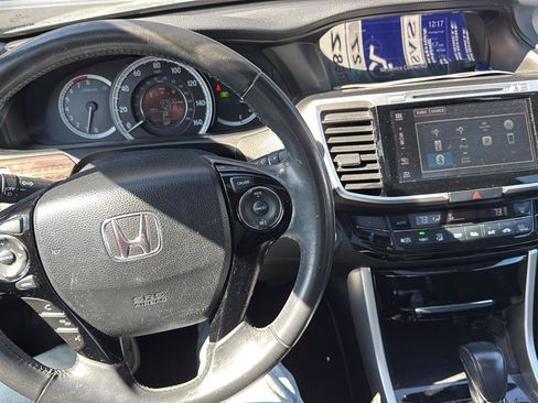 Used 2017 Honda Accord EX-L image 19