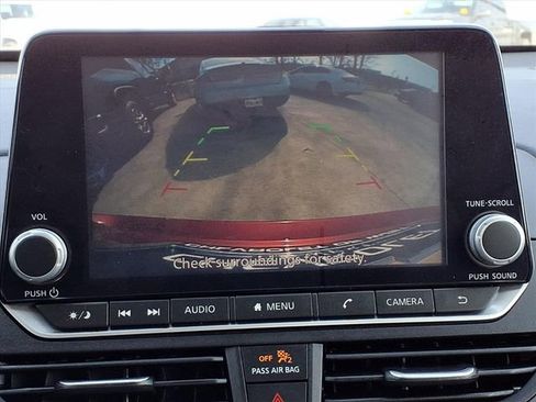 Used 2025 Nissan Altima 2.5 SV image 11