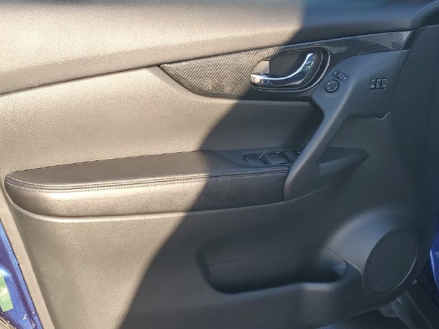 Used 2017 Nissan Rogue SL AWD/4WD image 15