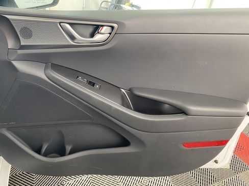 Used 2021 Hyundai Ioniq Limited image 7