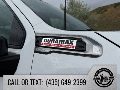 Used 2021 GMC Sierra 2500 AT4 w/ AT4 Premium Plus Package AWD/4WD image 11