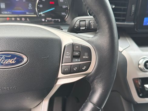 Used 2023 Ford Explorer XLT w/ Equipment Group 202A RWD image 27