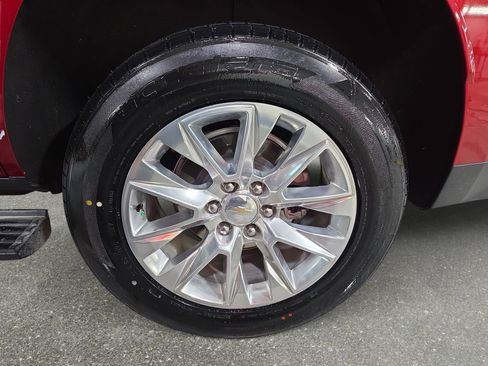 Used 2023 Chevrolet Tahoe Premier AWD/4WD image 32