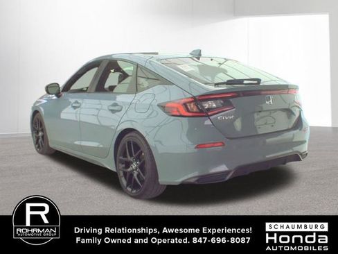 Used 2023 Honda Civic Sport image 3