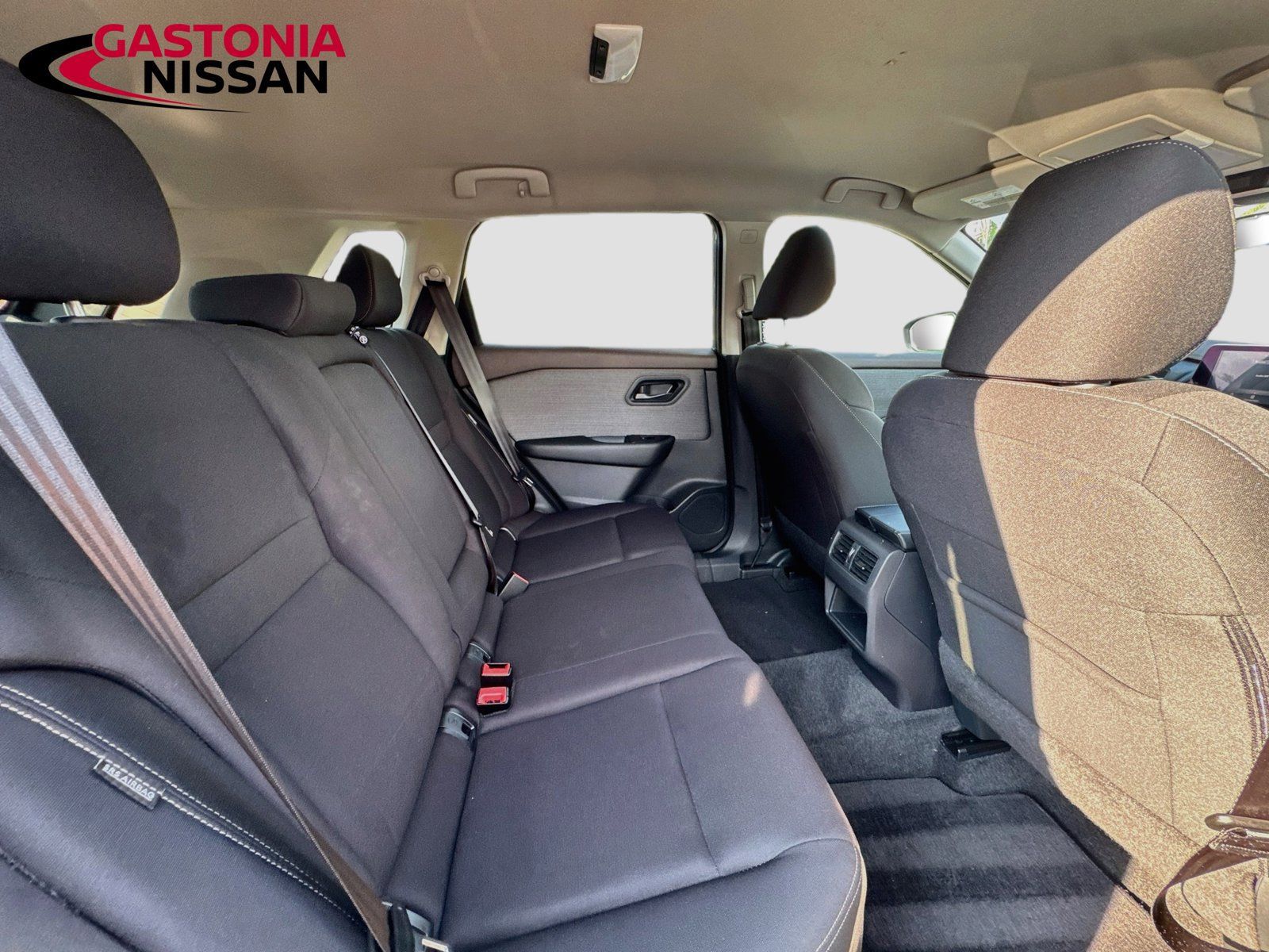 Used 2023 Nissan Rogue S AWD/4WD image 35
