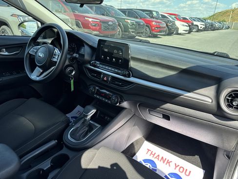 Used 2019 Kia Forte LXS FWD image 17