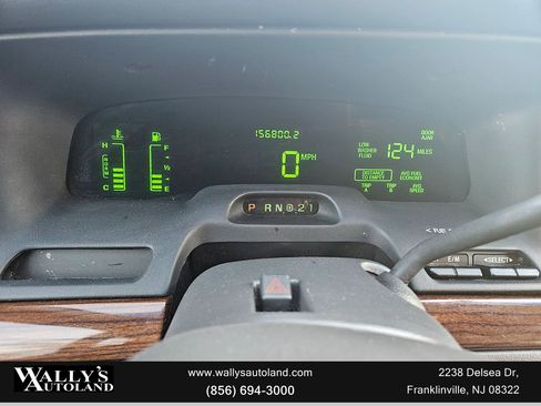 Used 2003 Ford Crown Victoria LX image 31