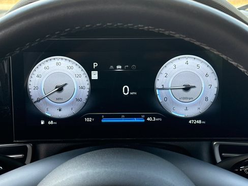Used 2025 Hyundai Elantra Limited FWD image 36