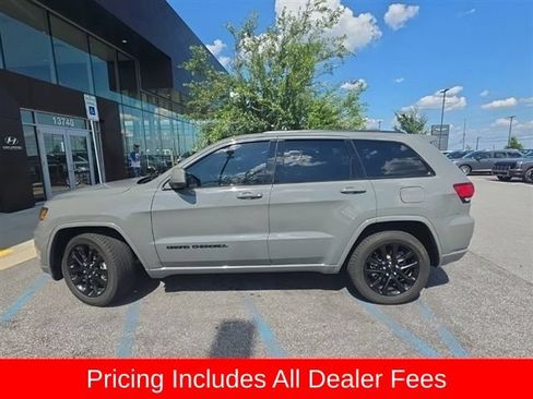 Used 2021 Jeep Grand Cherokee Laredo X RWD image 3