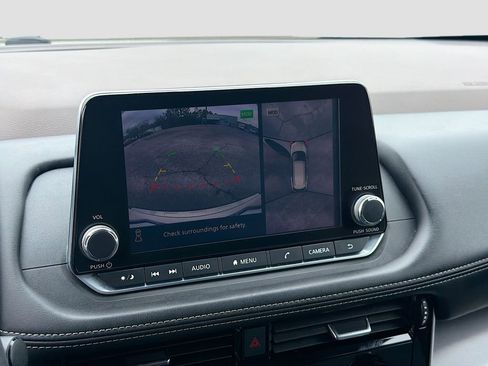 Used 2021 Nissan Rogue SV image 13