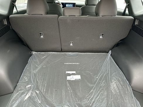Certified 2025 Hyundai Tucson SE image 40