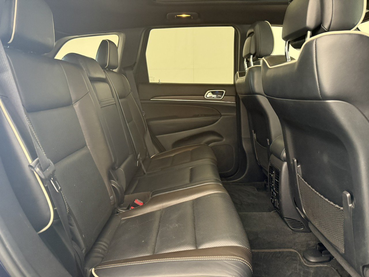 Used 2014 Jeep Grand Cherokee Overland w/ Advanced Technology Group AWD/4WD image 14