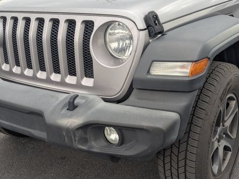 Used 2018 Jeep Wrangler Unlimited Sport S AWD/4WD image 10