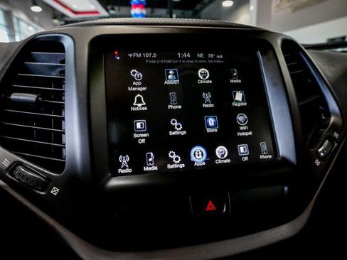 Used 2015 Jeep Cherokee Latitude AWD/4WD image 33