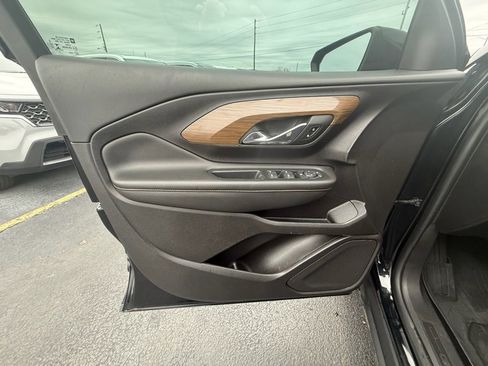 Used 2018 GMC Terrain SLE w/ Driver Convenience Package image 8