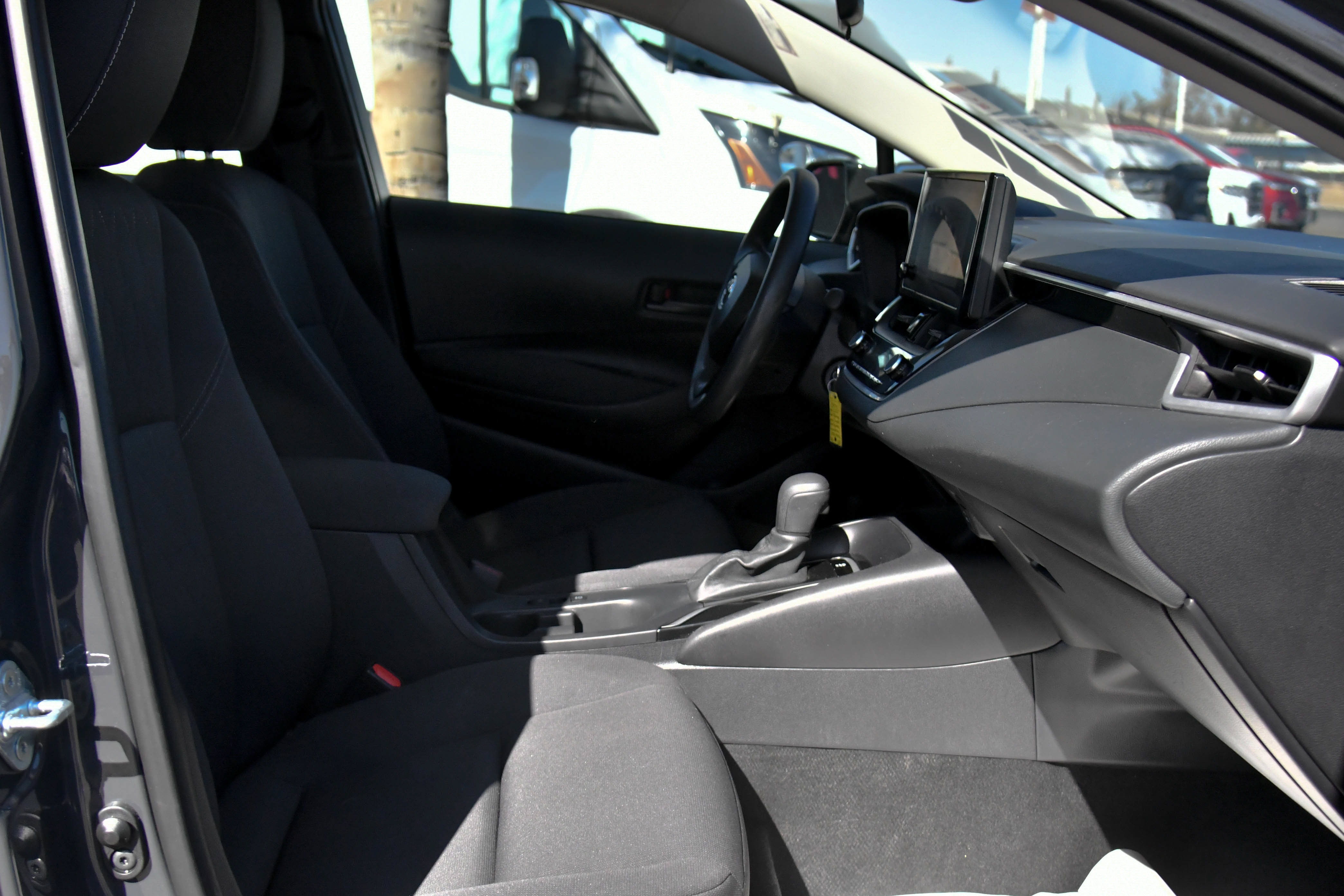 Used 2025 Toyota Corolla LE FWD image 41