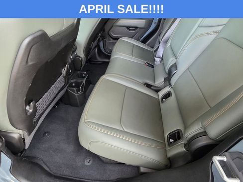 Used 2025 Jeep Gladiator Mojave w/ Convenience Group image 11