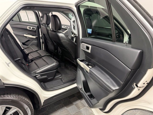 Used 2022 Ford Explorer XLT w/ Equipment Group 202A AWD/4WD image 28