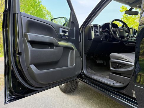 Used 2018 Chevrolet Silverado 1500 LT w/ All Star Edition AWD/4WD image 8