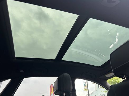 Used 2018 Porsche Macan AWD/4WD image 10
