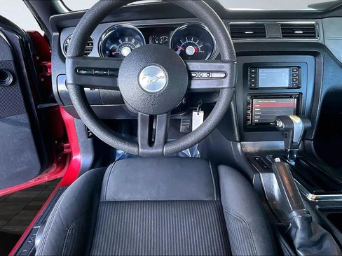 Used 2010 Ford Mustang image 8