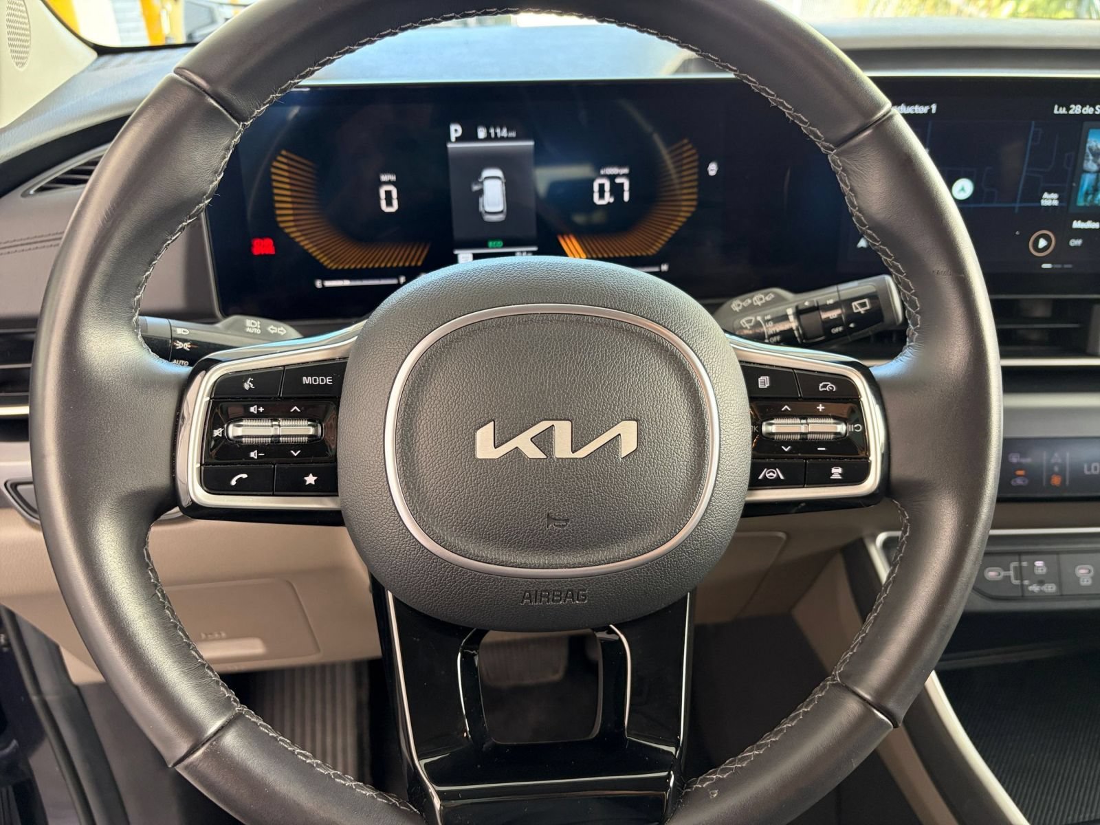 Used 2026 Kia Carnival FWD image 29