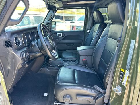 Used 2022 Jeep Wrangler Unlimited Sahara AWD/4WD image 13
