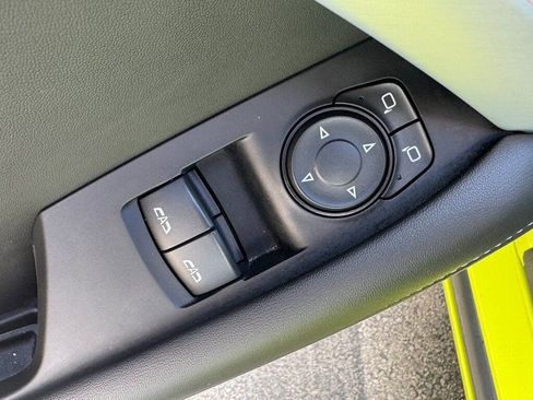 Used 2020 Chevrolet Camaro SS RWD image 11