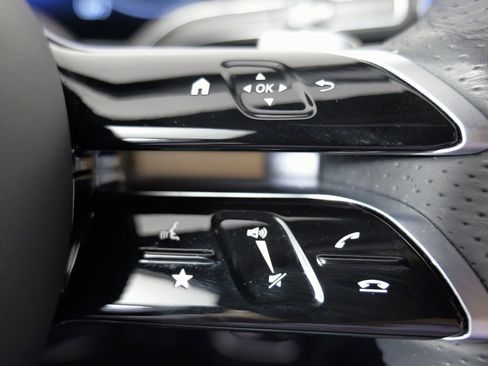 Used 2024 Mercedes-Benz GLS 450 4MATIC w/ AMG Line Exterior image 52