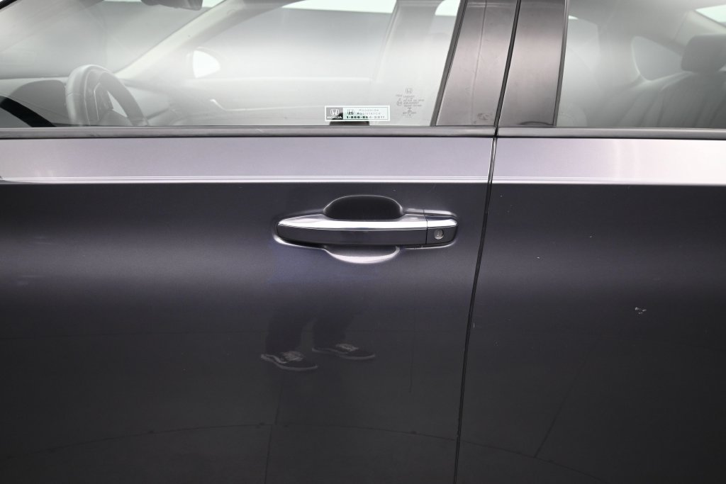 Used 2018 Honda Accord Touring image 15