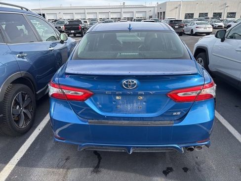 Used 2020 Toyota Camry SE image 5