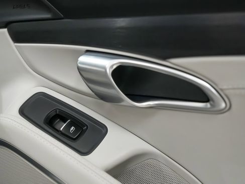 Used 2024 Porsche 718 Boxster GTS RWD image 17