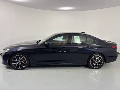 Used 2022 BMW M550i xDrive w/ Executive Package image 4