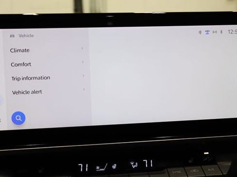 Used 2025 Toyota Camry XLE image 34